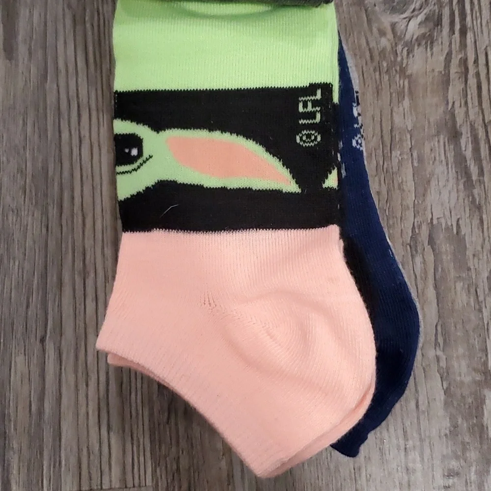 Star Wars The Madalorian Grogu 6 Pack of Short Socks